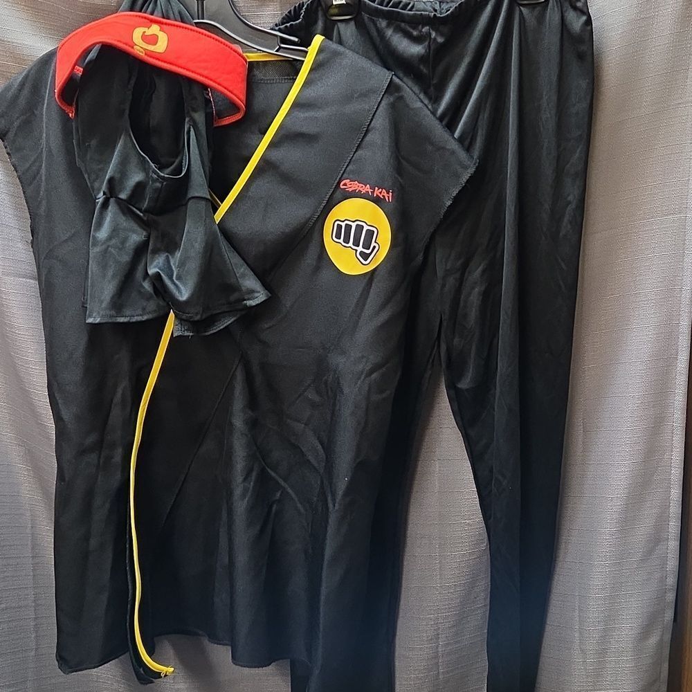 Halloween Costume Cobra‎ Kai Unisex Small (28-30)